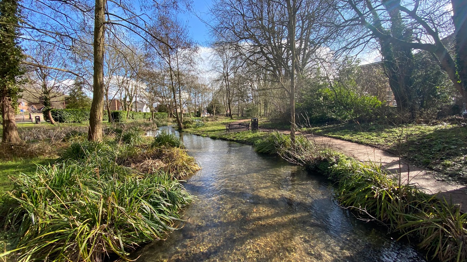 https://whatremovals.co.uk/wp-content/uploads/2022/02/Meades Water Gardens-300x169.jpeg